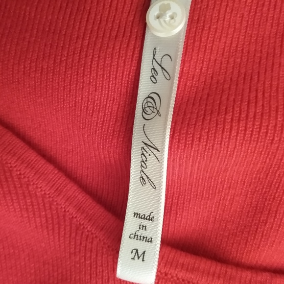 2/$10 💥 220 EUC Leo & Nicole Red Sleeveless Tank Blouse (Medium) - Picture 3 of 6